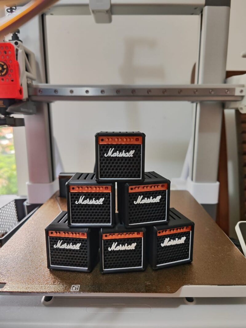 Mini Amp Marshall- Suporte para 5 palhetas