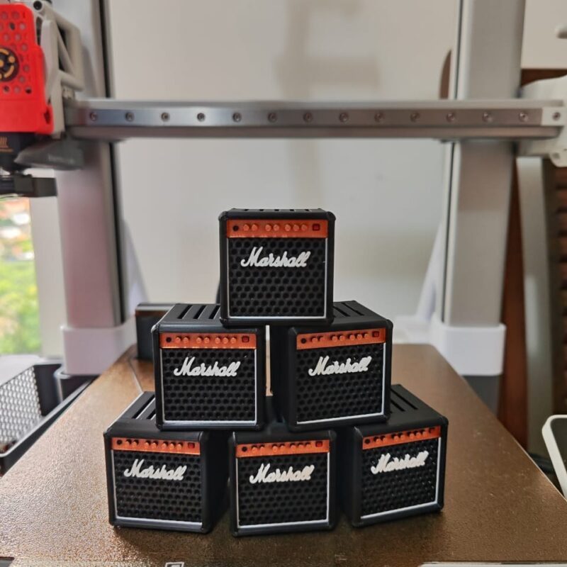 Mini Amp Marshall- Suporte para 5 palhetas